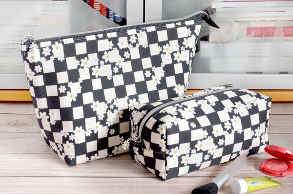 Black & White Daisy Checker - Jumbo & Boxy Toiletry Bags