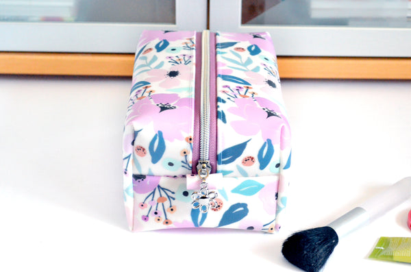 *Jelly Vinyl* Lilac Floral Boxy Toiletry Bag