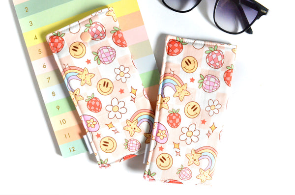 Pink & White Retro Checker Glasses Case