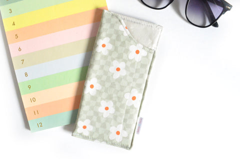 Green Daisy Checker Glasses Case