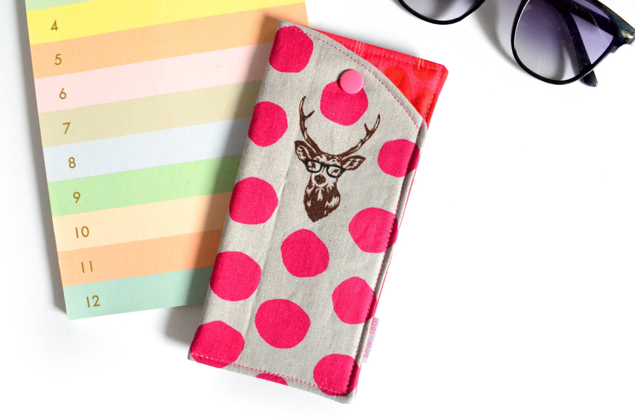Pink & Grey Cheeky Deer Glasses Case