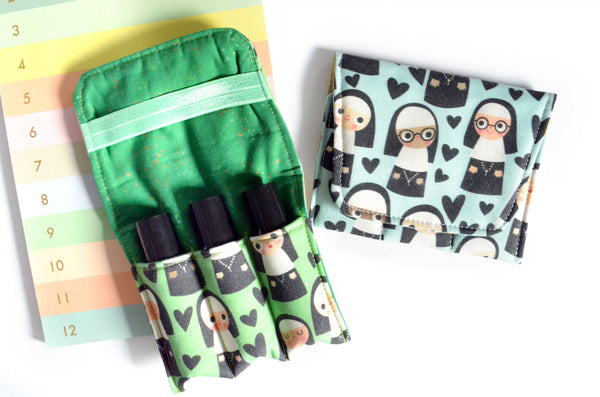 Green & Blue Nun Roller Bottle Holder