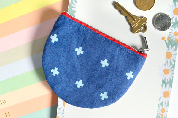 Grey Hockey Beaver Round Coin Purse