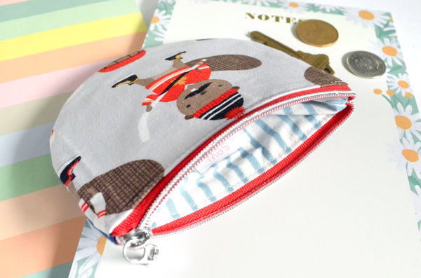 Grey Hockey Beaver Round Coin Purse