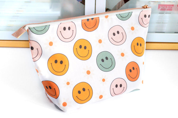 White Daisy & Smiley Face - Jumbo & Boxy Toiletry Bag