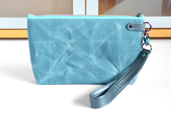 Blue Daisy Rainbow Double-Zip Wristlet