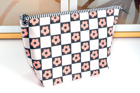 Black & White Checker Daisy Jumbo Toiletry Bag
