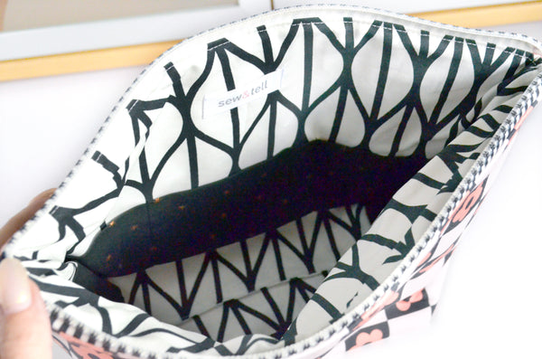 Black & White Checker Daisy Jumbo Toiletry Bag