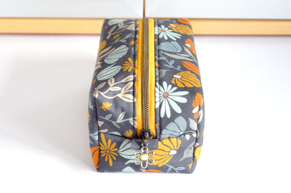 Dark Grey Mod Floral - Jumbo & Boxy Toiletry Bags