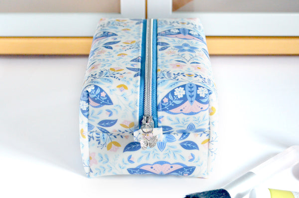 *Jelly Vinyl* Floral Moth Boxy Toiletry Bag