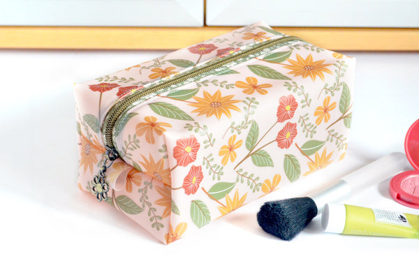 *Jelly Vinyl* Rustic Floral Boxy Toiletry Bag