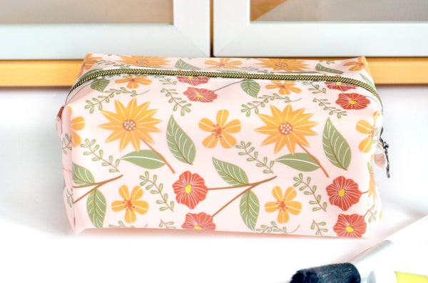 *Jelly Vinyl* Rustic Floral Boxy Toiletry Bag