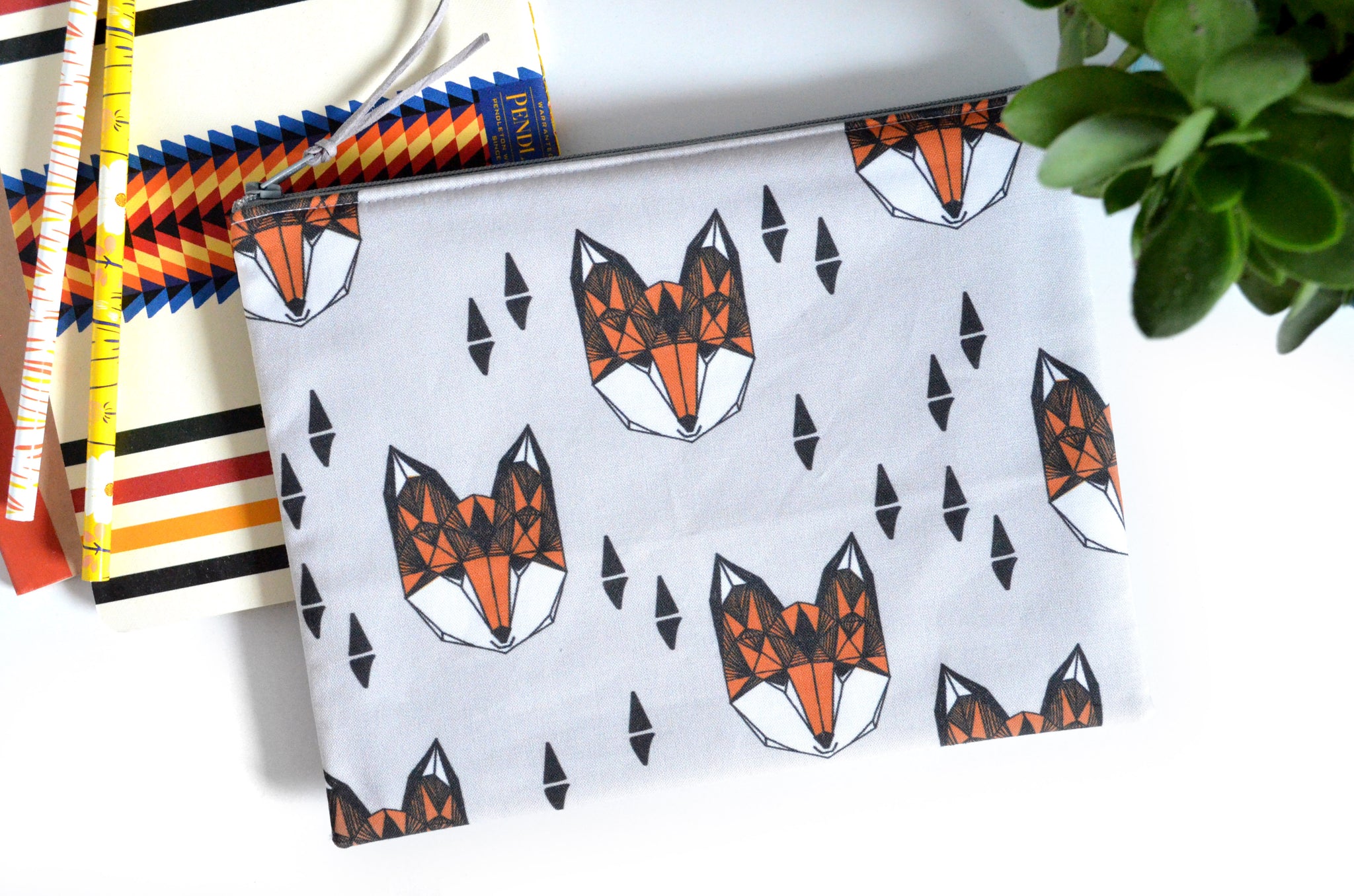 Large Pouch - Foxes